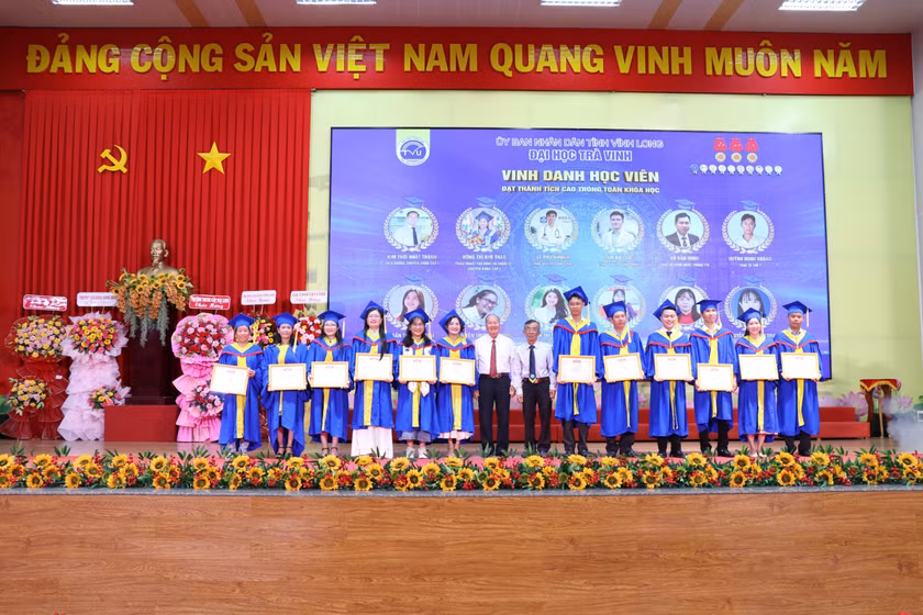 Phát triển nguồn nhân lực chất lượng cao vùng đồng bào dân tộc thiểu số