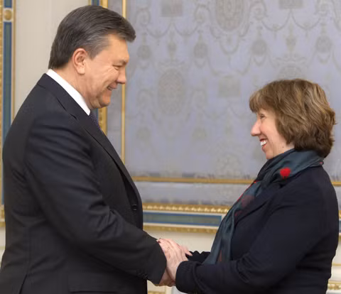 Tổng thống Ukraine kêu gọi đối thoại giải quyết khủng hoảng ảnh 1