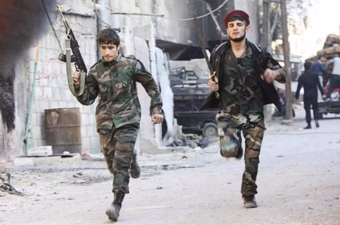 Mỹ ngừng viện trợ phi sát thương tới miền Bắc Syria ảnh 1