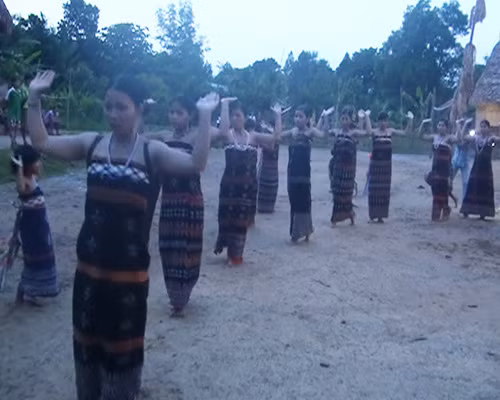 Người Cơ Tu làm du lịch cộng đồng ảnh 2