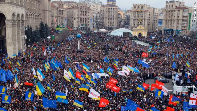 John McCain sẽ đến Ukraine đúng ngày biểu tình lớn ảnh 1