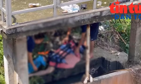 Hà Nội: Tìm thấy thi thể nghi nam sinh mất tích tại cống thoát nước