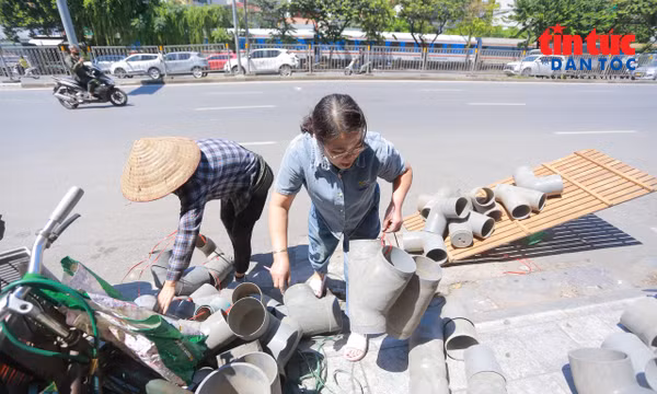Người dân Hà Nội bắt đầu chuyển đồ, chuẩn bị bàn giao mặt bằng Quốc lộ 1A