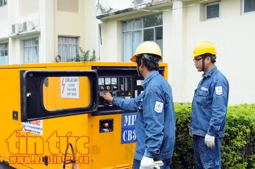 Hàng ngàn người dân tránh trú an toàn trước giờ bão 16 đổ bộ ảnh 8