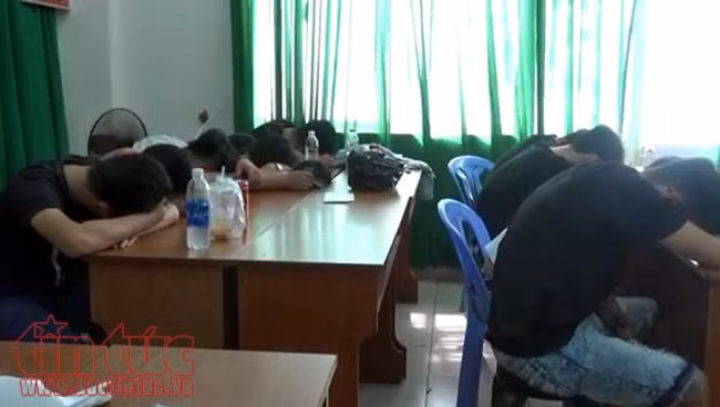 Sau khi ăn nhậu, vào quán karaoke chơi ma tuý để 'bay lắc' ảnh 1