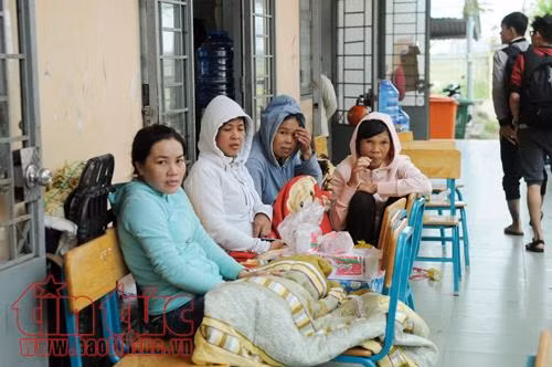 Hàng ngàn người dân tránh trú an toàn trước giờ bão 16 đổ bộ ảnh 3