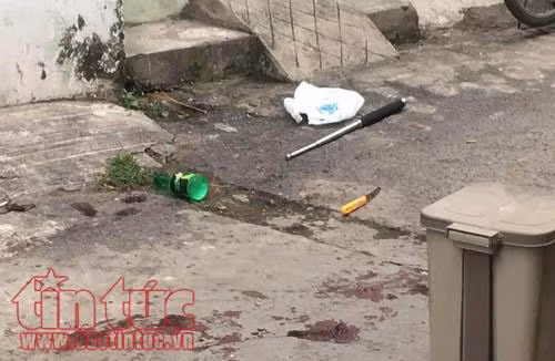 Đâm gục hai cha con vì cự cãi rồi hô hoán cướp ảnh 1