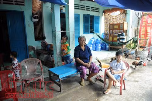 Người dân TP Hồ Chí Minh trở về nhà, thở phào vì bão 16 không vào ảnh 8
