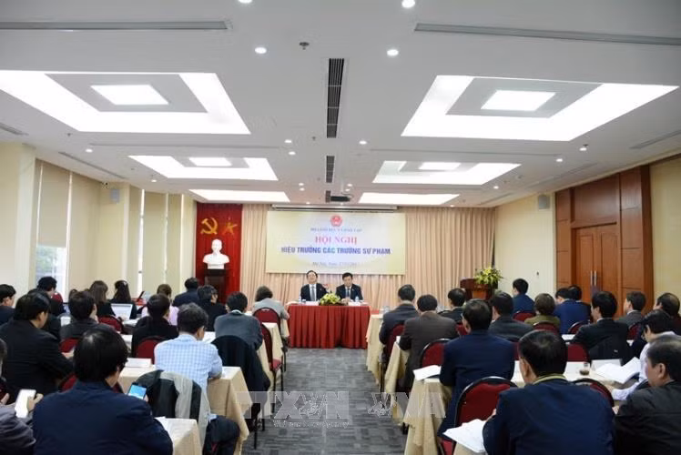Chấm dứt tình trạng đào tạo giáo viên ra không sử dụng ảnh 1
