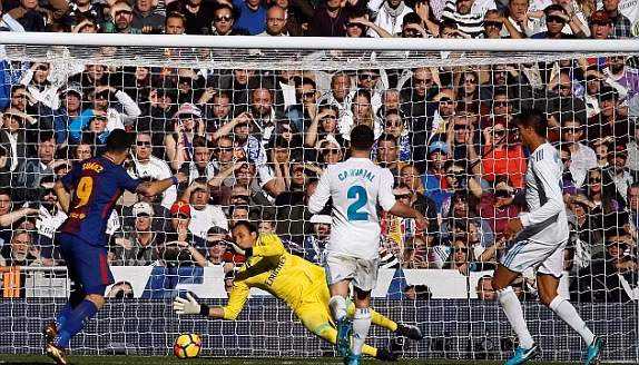 Barca đánh sập Real ngay tại ‘thánh địa’ Bernabeu ảnh 4