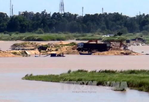 Phú Yên: Kiên quyết xử lý khai thác khoáng sản trái phép khu vực sông Ba ảnh 1