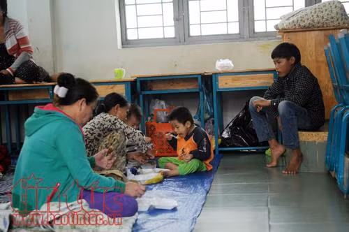 Hàng ngàn người dân tránh trú an toàn trước giờ bão 16 đổ bộ ảnh 5