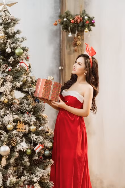  Sao mai Mai Thương rực rỡ trong chùm ảnh đón Noel ảnh 4