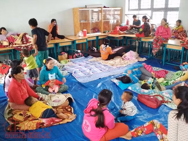 Người dân biển Cần Giờ khẩn trương tránh trú bão số 16 ảnh 1