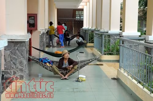 Hàng ngàn người dân tránh trú an toàn trước giờ bão 16 đổ bộ ảnh 6