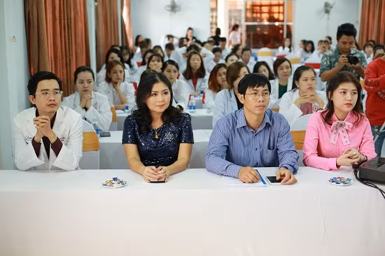 Lần đầu tiên tập huấn an toàn cho nhân viên 'làm đẹp' ảnh 1