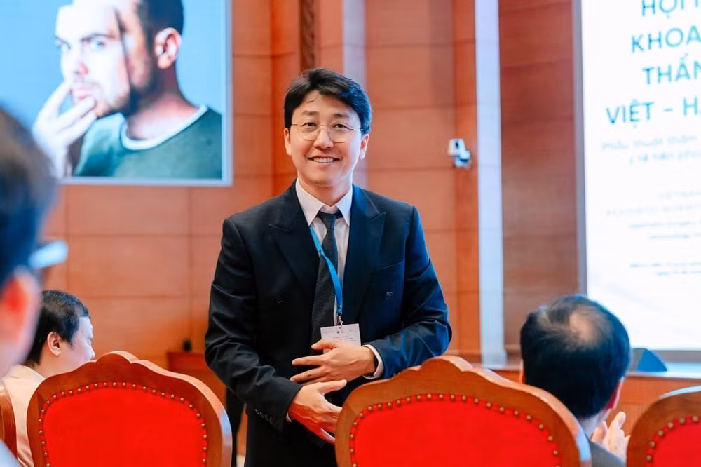 Theo ông Noh Hyun Taek (Terry Noh) Chủ tịch Hiệp hội Công nghệ Thẩm mỹ Hàn Quốc (KBIT), hội nghị góp phần nâng cao an toàn người bệnh và chất lượng điều trị, đồng thời tạo nền tảng để hợp tác y tế Hàn – Việt.