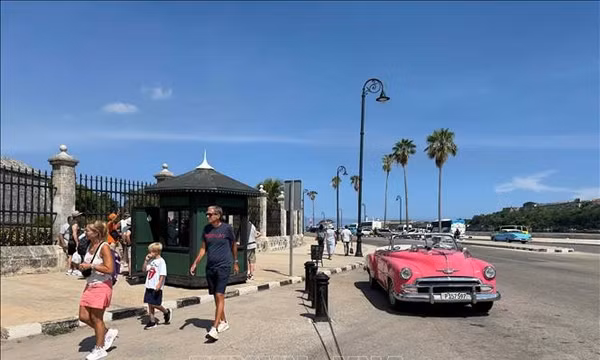 Ngành du lịch Cuba tiếp tục đối mặt với khó khăn