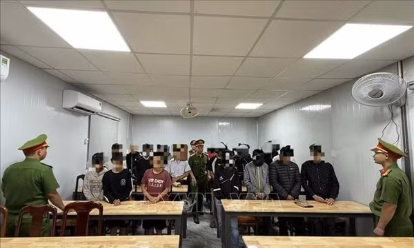 Ngăn chặn 2 nhóm thiếu niên mang hung khí nguy hiểm đi giải quyết mâu thuẫn 
