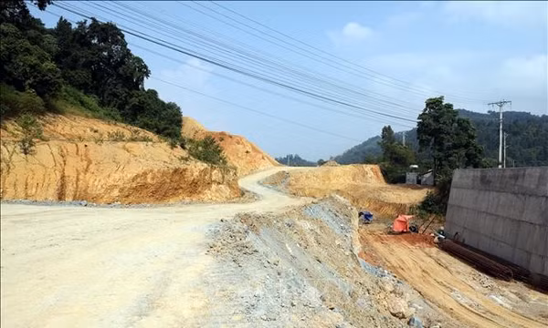 Gỡ vướng mặt bằng để cao tốc cửa khẩu Hữu Nghị - Chi Lăng cán đích