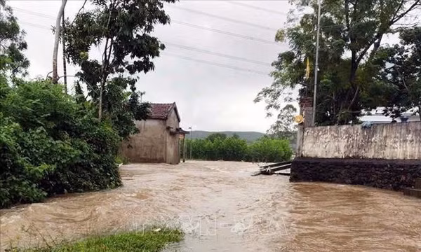 Quảng Trị: Mưa lũ diễn biến phức tạp, nhiều khu vực bị ngập