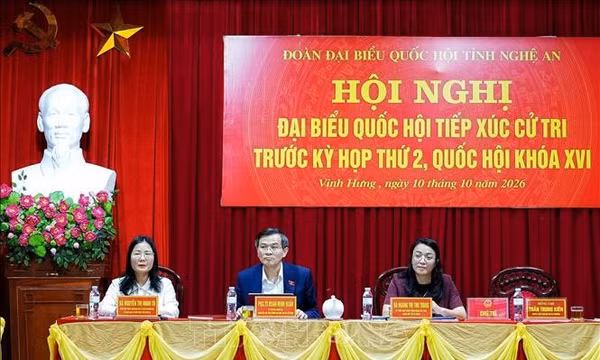 Giám đốc Học viện Chính trị quốc gia Hồ Chí Minh tiếp xúc cử tri Nghệ An