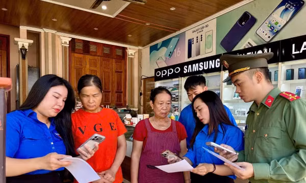 Chuyển đổi số thúc đẩy đổi mới quản trị và phục vụ người dân