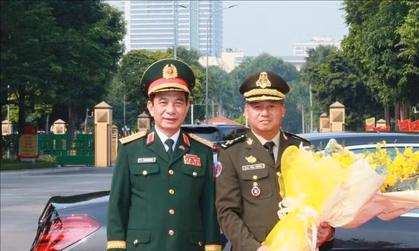 Bộ trưởng Quốc phòng Campuchia thăm chính thức Việt Nam
