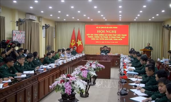 Đồng loạt ra quân tăng cường đấu tranh với tội phạm tuyến biên giới