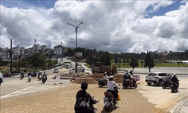 Sửa chữa, nâng cấp nhiều tuyến đường nội ô Đà Lạt đón Festival hoa