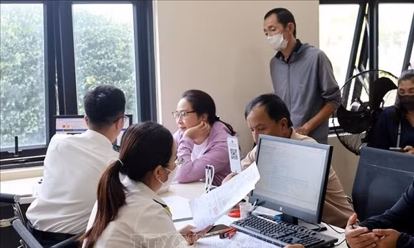 Tạo lực cho tăng trưởng 2 con số - Bài 1: Chính sách thuế và 3 trụ cột hỗ trợ doanh nghiệp