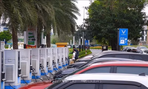 Ban hành quy chuẩn kỹ thuật quốc gia về trụ sạc, trạm sạc xe điện