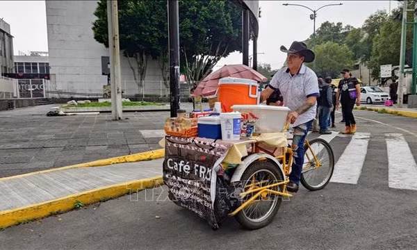 Tiếng chuông năm nào và những ly cà phê trên màn hình