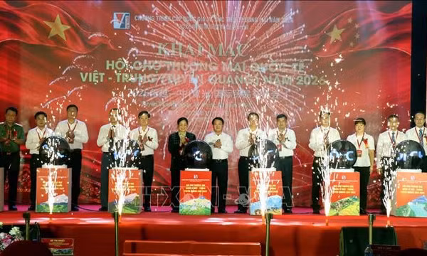 Khai mạc Hội chợ Thương mại quốc tế Việt - Trung năm 2026
