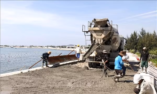 Tìm phương án gỡ khó cho dự án trọng điểm ven biển Lâm Đồng