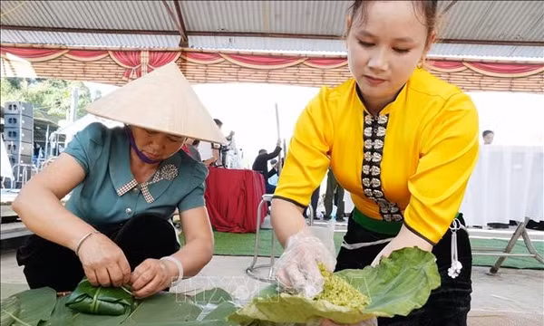 Đặc sắc Lễ hội Cốm Co Giàng