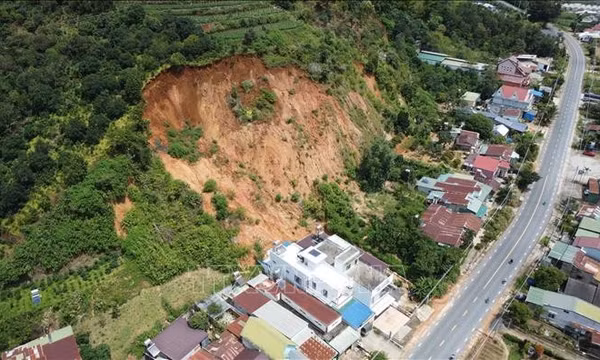 Lâm Đồng: Sạt lở kéo dài, 28 hộ dân thấp thỏm lo âu