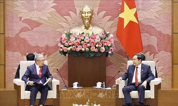 Chủ tịch Quốc hội tiếp Chủ tịch Hội Hữu nghị Hàn Quốc - Việt Nam