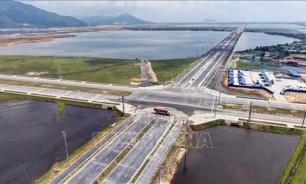 Khai mở dư địa, kích hoạt làn sóng đầu tư mới vào Khu kinh tế Vũng Áng