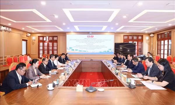 Hội đàm giữa Ban tuyên giáo Trung ương và Ban Tuyên huấn Trung ương Lào