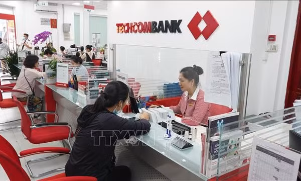 Lãi suất liên ngân hàng hạ nhiệt, 'cuộc đua' huy động chưa dừng