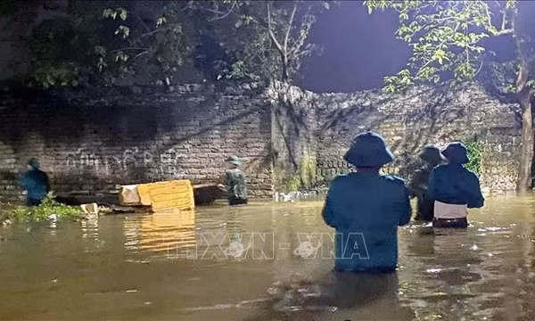 Ninh Bình hỗ trợ nhân dân phòng chống, ứng phó với mưa, lũ kéo dài
