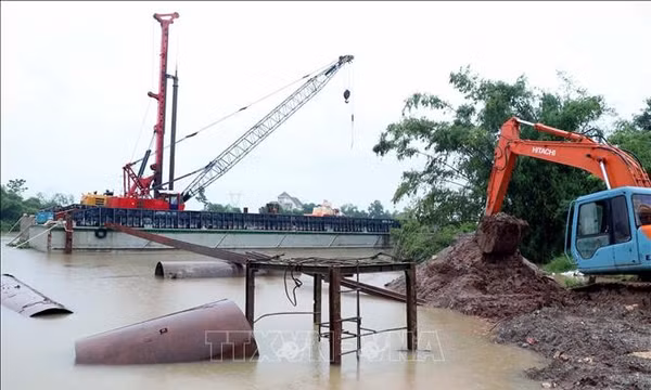 Dừng thi công các công trình trọng điểm để đảm bảo an toàn mưa lũ