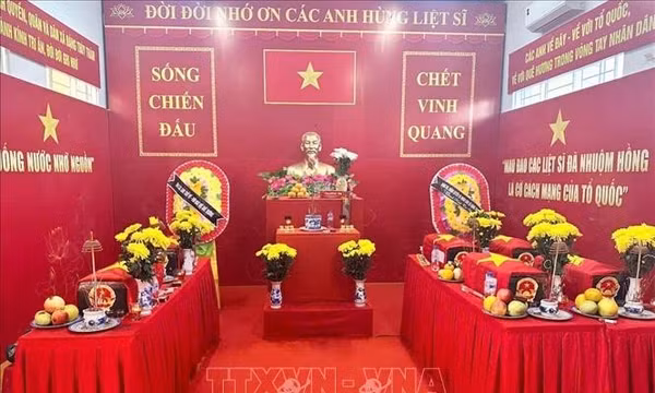 Phát hiện 3 bộ hài cốt liệt sĩ khi rà phá bom mìn