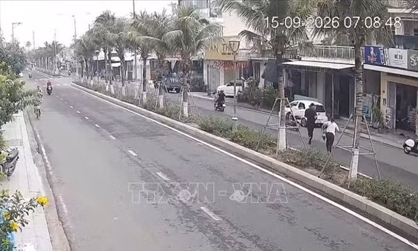 Bắt 2 đối tượng người nước ngoài lấy trộm vàng 