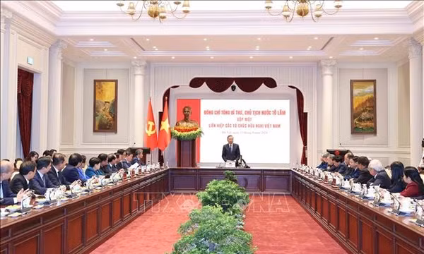Tổng Bí thư, Chủ tịch nước gặp mặt Ban Chấp hành Liên hiệp các tổ chức hữu nghị Việt Nam 