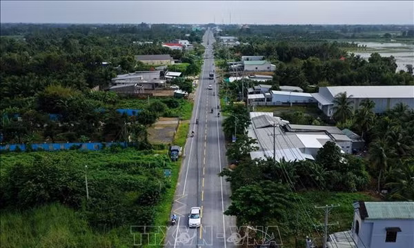 Giải quyết 'điểm nóng' mất an toàn giao thông trên Quốc lộ 61B