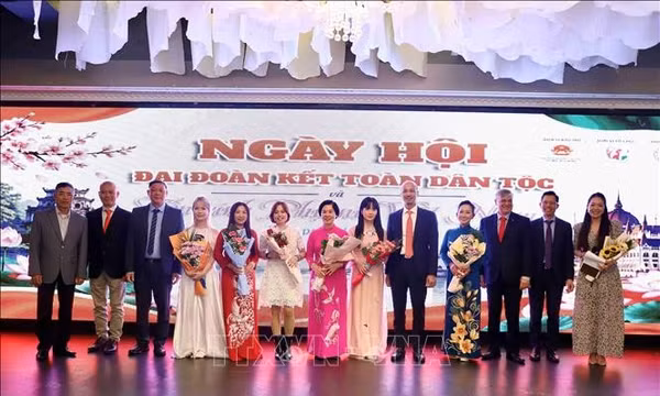 Cộng đồng người Việt tại Hungary tổ chức Ngày hội Đại đoàn kết dân tộc