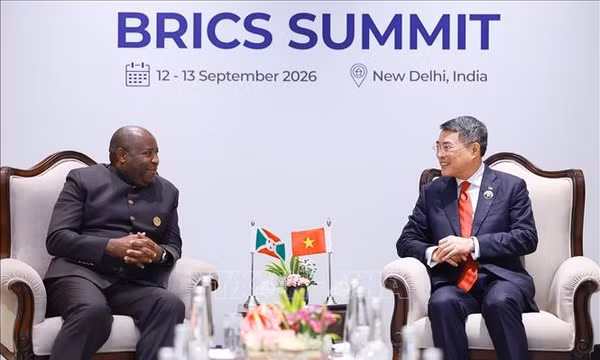BRICS 2026: Thủ tướng Lê Minh Hưng gặp Tổng thống Burundi