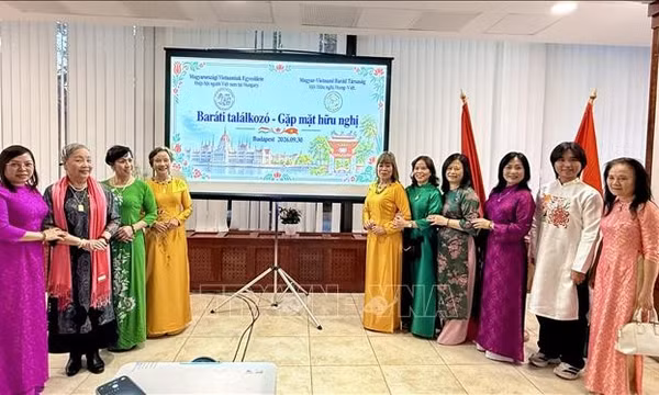 Tăng cường giao lưu nhân dân Việt Nam - Hungary